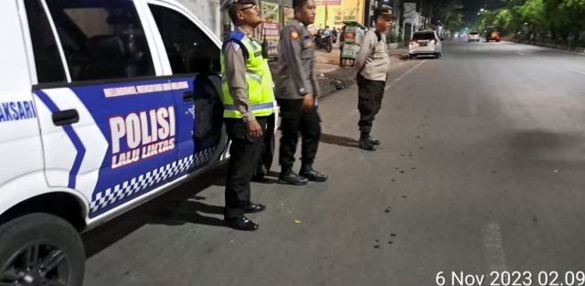 Polsek Tambaksari Melakukan Patroli Kejahatan Malam di Beberapa Lokasi Rawan Kriminal