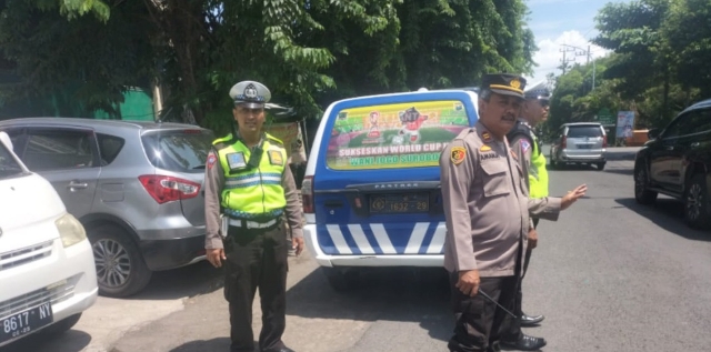 Polsek Tambaksari Polrestabes Surabaya Melaksanakan Patroli Rutin Dalam Antisipasi Terpeliharanya Kamtibmas diwilayah Hukumnya