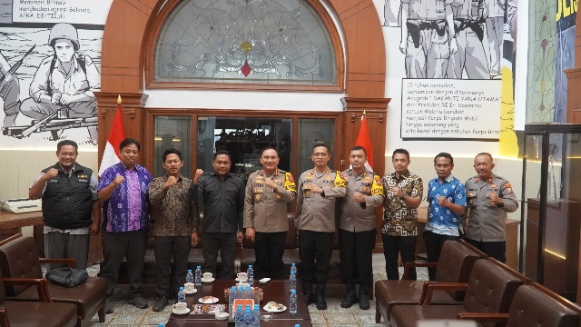 Bawaslu Kota Surabaya Kunjungi Polrestabes Surabaya dalam Memperkuat Sinergitas