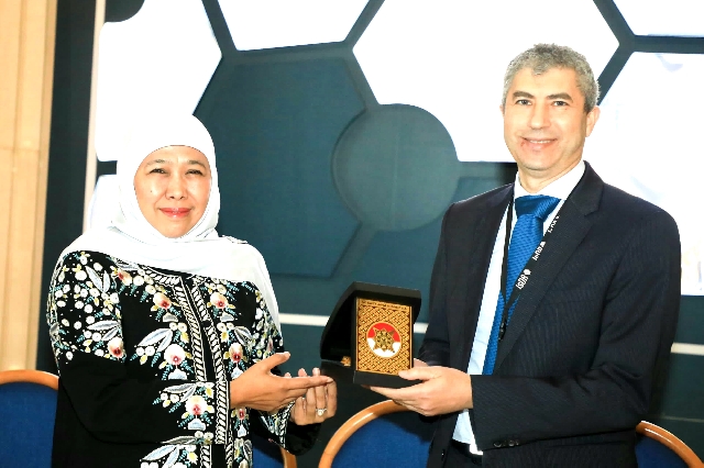 Percepat Penguatan Ekosistem Halal, Gubernur Khofifah Jajaki Kerja Sama dengan IsDB di Jeddah
