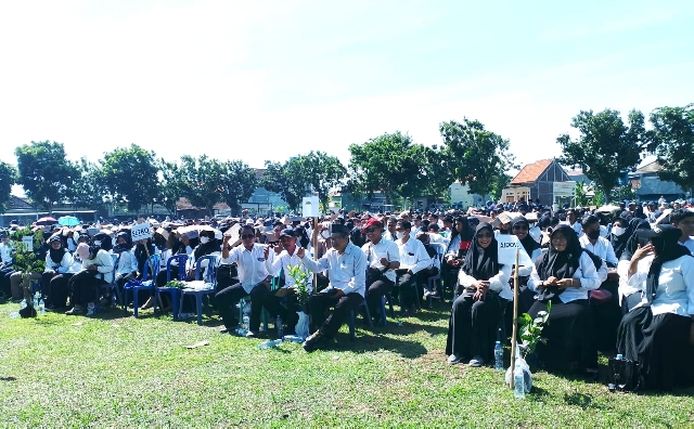 2513 Anggota KPPS Kec. Menganti Dilantik