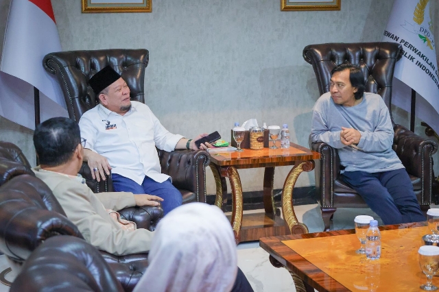 Ketua DPD RI Buka Bersama Senator Terpilih, Komeng Tanya Beda Sistem Indonesia dan Amerika