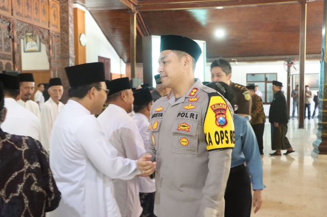 Kapolres Tulungagung Ajak Ulama Jaga Kamtibmas dalam Menghadiri Pengukuhan Pengurus MUI Kecamatan