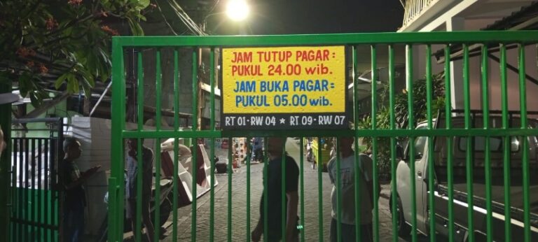 Atasi Kejahatan Malam di Lingkungan Banyu Urip Wetan IV Surabaya dengan Peraturan Kunci Pagar Pada Jam Tertentu