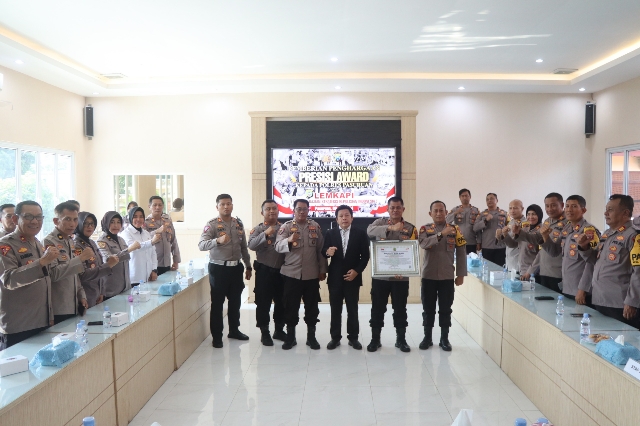 Polres Pasuruan Menerima Penghargaan Presisi Award dari Lemkapi