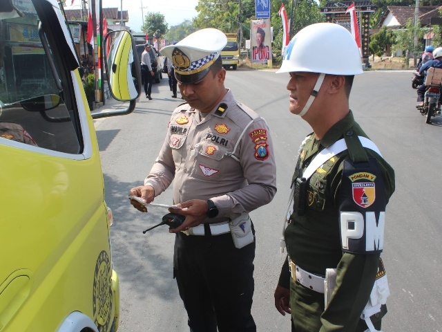 Polres Ponorogo Gelar Pemeriksaan Kendaraan Bermotor Umum dan Angkutan Berat