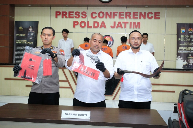 Tiga Tersangka Curanmor Satu Diantaranya Bersenjata Airsoft Gun Diamankan Anggota Jatanras Polda Jatim