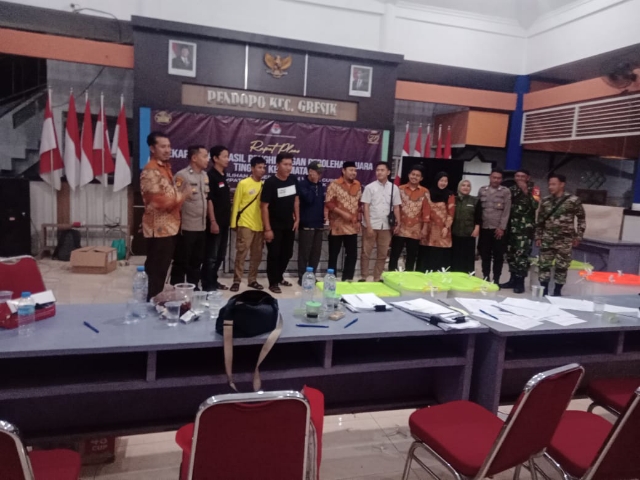 Babinsa Kawal Pengiriman Logistik Hasil Pemilukada
