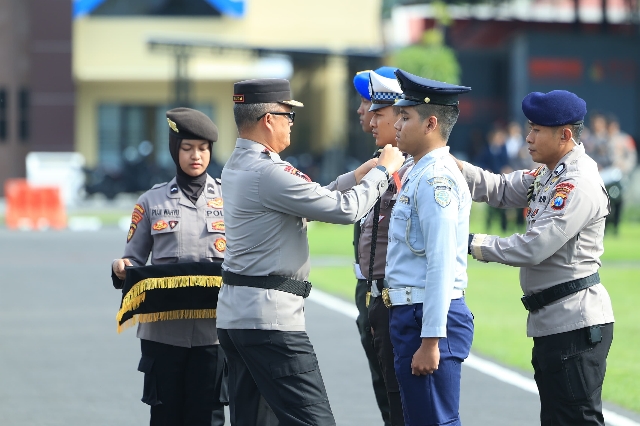 Apel Gelar Pasukan Operasi Terpusat Lilin Semeru 2024 Dipimpin Langsung Kapolda Jatim