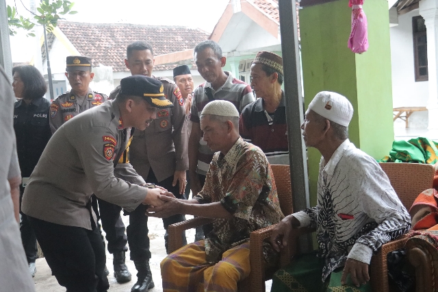 Polres Mojokerto Beri Santunan Duka Kepada Korban Ledakan di Puri