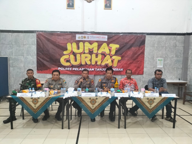 Jumat Curhat Polres Pelabuhan Tanjung Perak Dengar Aspirasi Warga