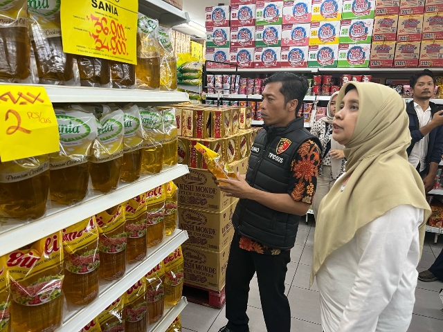 Sidak Pasar Cek Ketersediaan Bapokting Jelang Ramadhan oleh Tim Satgas Pangan Polres Blitar Kota