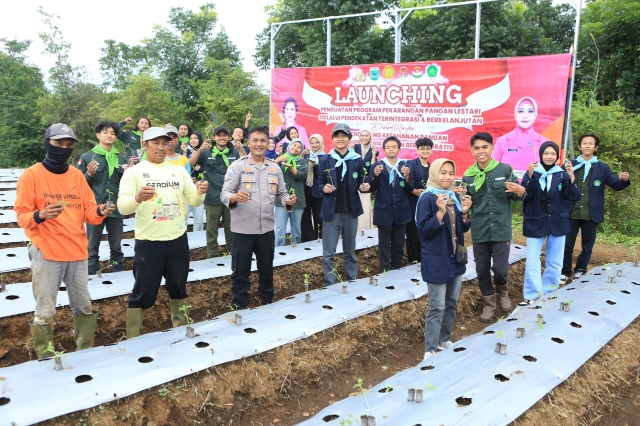 Wujudkan Ketahanan Pangan Nasional dengan Kolaborasi Mahasiswa UIN Malang bersama Polda Jatim