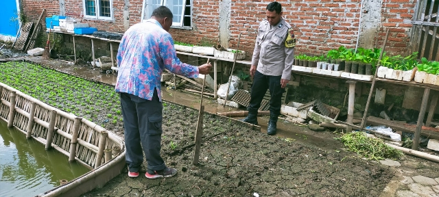 Bhabinkamtibmas Polsek Weleri Sambangi Warga dan Sosialisasikan Ketahanan Pangan