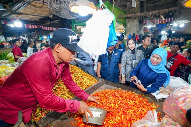 Jelang  Ramadhan, Khofifah Imbau Masyarakat Tak Belanja Kebutuhan Pokok Berlebihan
