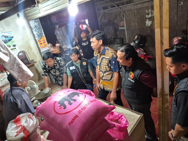 Pastikan Kestabilan Harga Sembako Jelang Ramadhan, Satgas Pangan Polres Grobogan Sidak Pasar