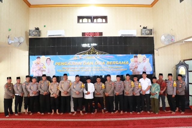 Polres Pelabuhan Tanjung Perak Gelar Pengajian dan Doa Bersama Sambut Ramadan 1446 H / 2025 M