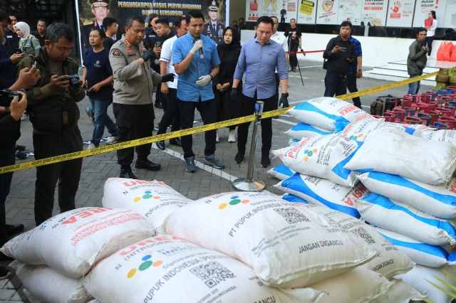 Tersangka Penyelundupan Pupuk Bersubsidi di Wilayah Bojonegoro Diamankan Anggota Polda Jatim