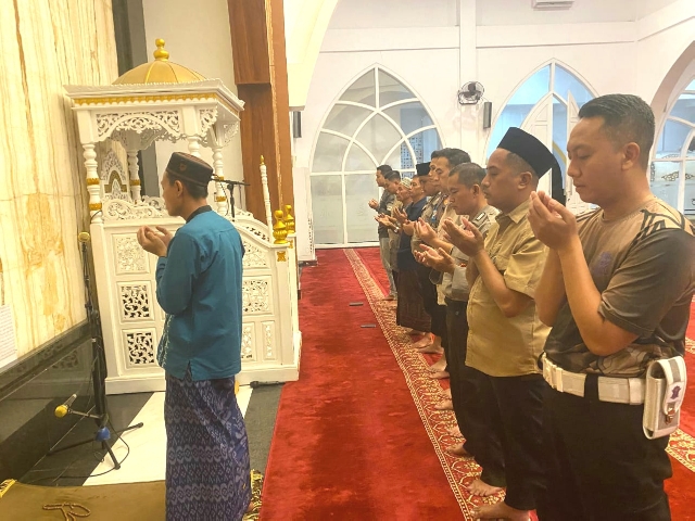 Polres Pasuruan Gelar Salat Gaib untuk Anggota Polri yang Gugur di Way Kanan