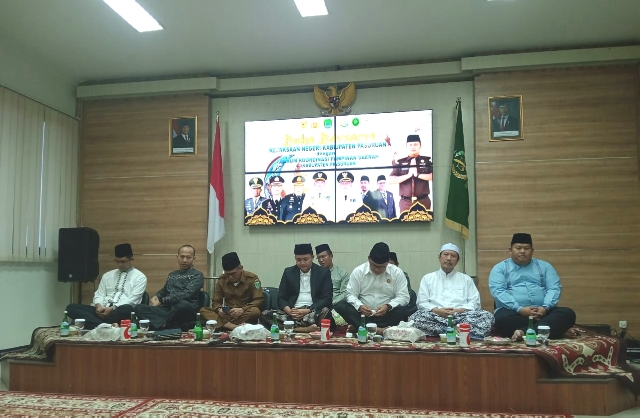 Kapolres Pasuruan dan Forkopimda Hadiri Acara Forum Komunikasi Publik dan Bukber