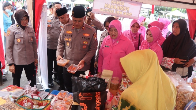 Jelang Lebaran, Polres Pasuruan Sediakan Sembako Murah untuk Warga