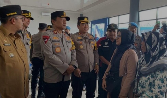 Kapolda Jatim Pantau Arus Balik di Terminal Arya Wiraraja Sumenep dalam Ops Ketupat Semeru di Hari Terakhir