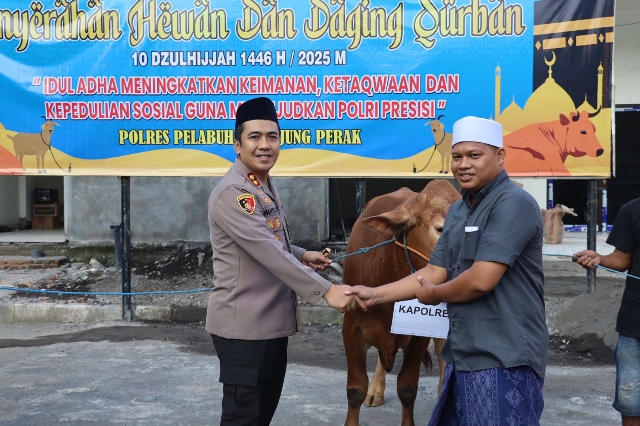 Kapolres Pelabuhan Tanjung Perak Salurkan 51 Hewan Kurban Menjelang Idul Adha 1446 H, adalah Wujud Kepedulian dan Komitmen Polri Presisi