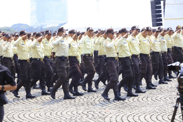 Satpam dan Potmas Ikut Ambil Bagian dalam Devile HUT Bhayangkara Ke-79 di Monas