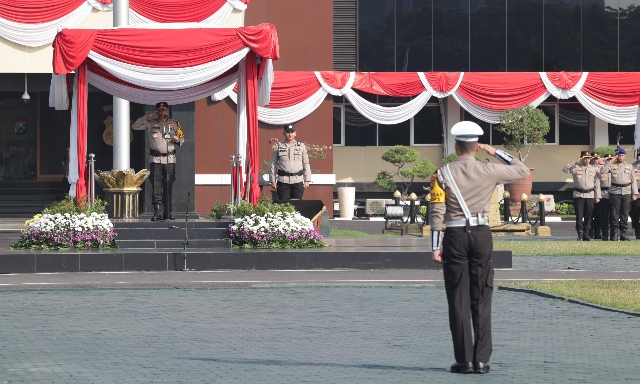 Kapolda Jatim Pimpin Gelar Pasukan Operasi Patuh Semeru 2025 Tingkatkan Disiplin Berlalu Lintas