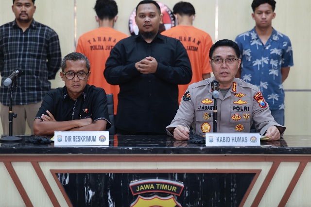 Polda Jatim Amankan Dua Oknum Aktivis Mahasiswa Terduga Pelaku Pemerasan Kadisdik
