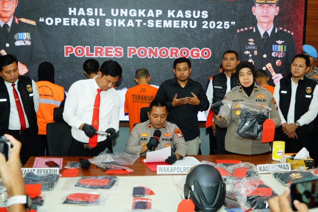Pasutri Diduga Jual Senpi Rakitan Diamankan Anggota Polres Ponorogo