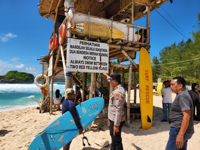 Polres Malang Tingkatkan Patroli Wisata Pantai Saat Libur Panjang
