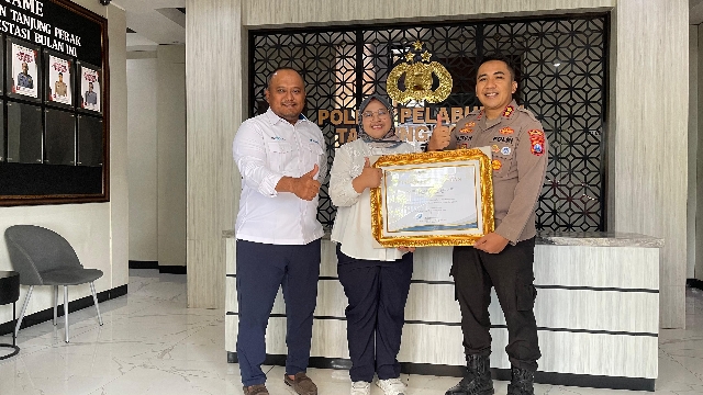 Polres Pelabuhan Tanjung Perak Terima Penghargaan dari Pelindo Setelah Pengamanan Arus Mudik Nataru 2025/2026
