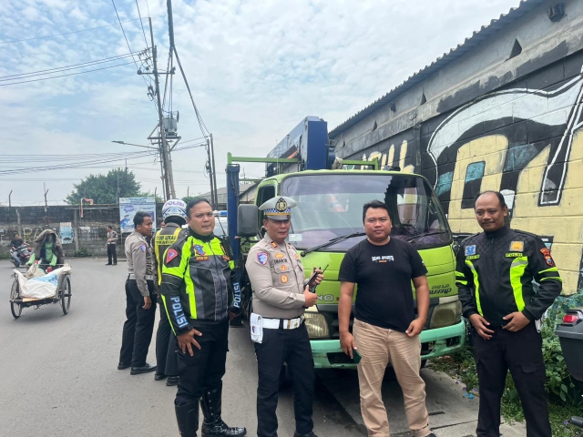 Polres Pelabuhan Tanjungperak Amankan Truk Curian Asal Mojokerto yang Hanya Butuh 1 Jam