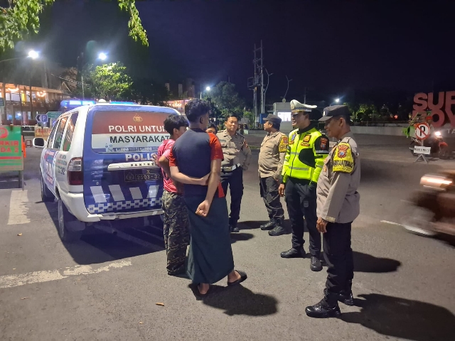 Antisipasi Banjir Rob, Polres Pelabuhan Tanjung Perak Gencarkan Sosialisasi dan Imbauan di Kawasan Pesisir Surabaya