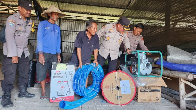 Dukung Ketahanan Pangan Nasional, Polres Pelabuhan Tanjung Perak Salurkan Bantuan Alat Pertanian