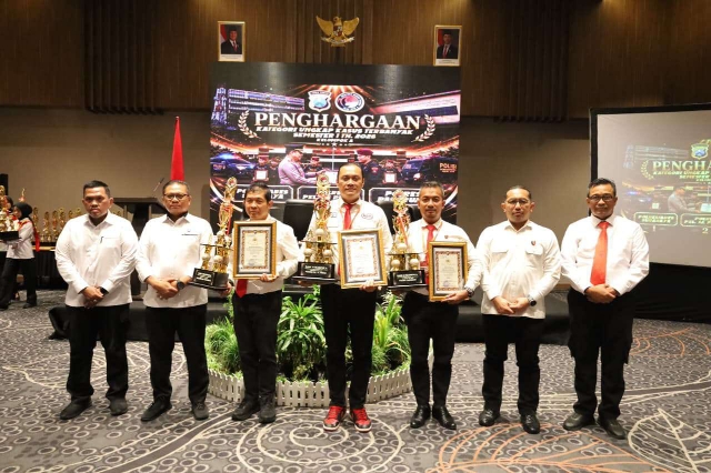 Prestasi Membanggakan, Satresnarkoba Polres Pelabuhan Tanjung Perak Raih Juara II Ungkap Kasus Terbanyak Polda Jatim