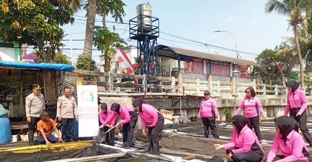 Polsek Krembangan Dorong Ketahanan Pangan Lewat Budidaya Ikan Lele
