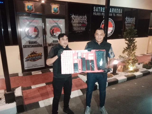 Satresnarkoba Polres Pelabuhan Tanjung Perak Ungkap Kasus Peredaran 399,15 Gram Jika Diuangkan Berkisar ± 400 Juta