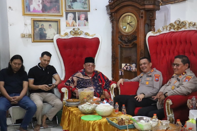 Memperkuat Sinergitas Kamtibmas, Kapolres Pelabuhan Tanjung Perak Silaturahmi ke  Tokoh Masyarakat