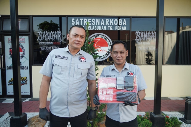 Satresnarkoba Polres Pelabuhan Tanjung Perak Tangkap Pengedar Sabu, 65,51 Gram dan Hampir Setiap Sudut Kota Surabaya Peredaran Narkoba jadi Incaran Petugas