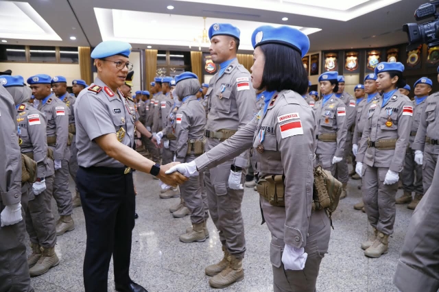 Wakapolri Pimpin Upacara Purna Tugas FPU 7 Minusca, 140 Personel Terima Penghargaan*